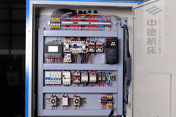 ZDS-2032采用正品電氣元件，裝有變頻驅動，控制精確，穩(wěn)定耐用壽命長.jpg