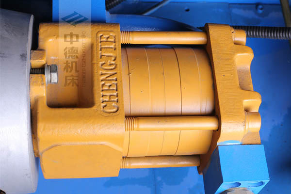 ZDPK-4015采用國(guó)內(nèi)一流品牌電機(jī)及油泵，動(dòng)力強(qiáng)勁，噪音低.jpg